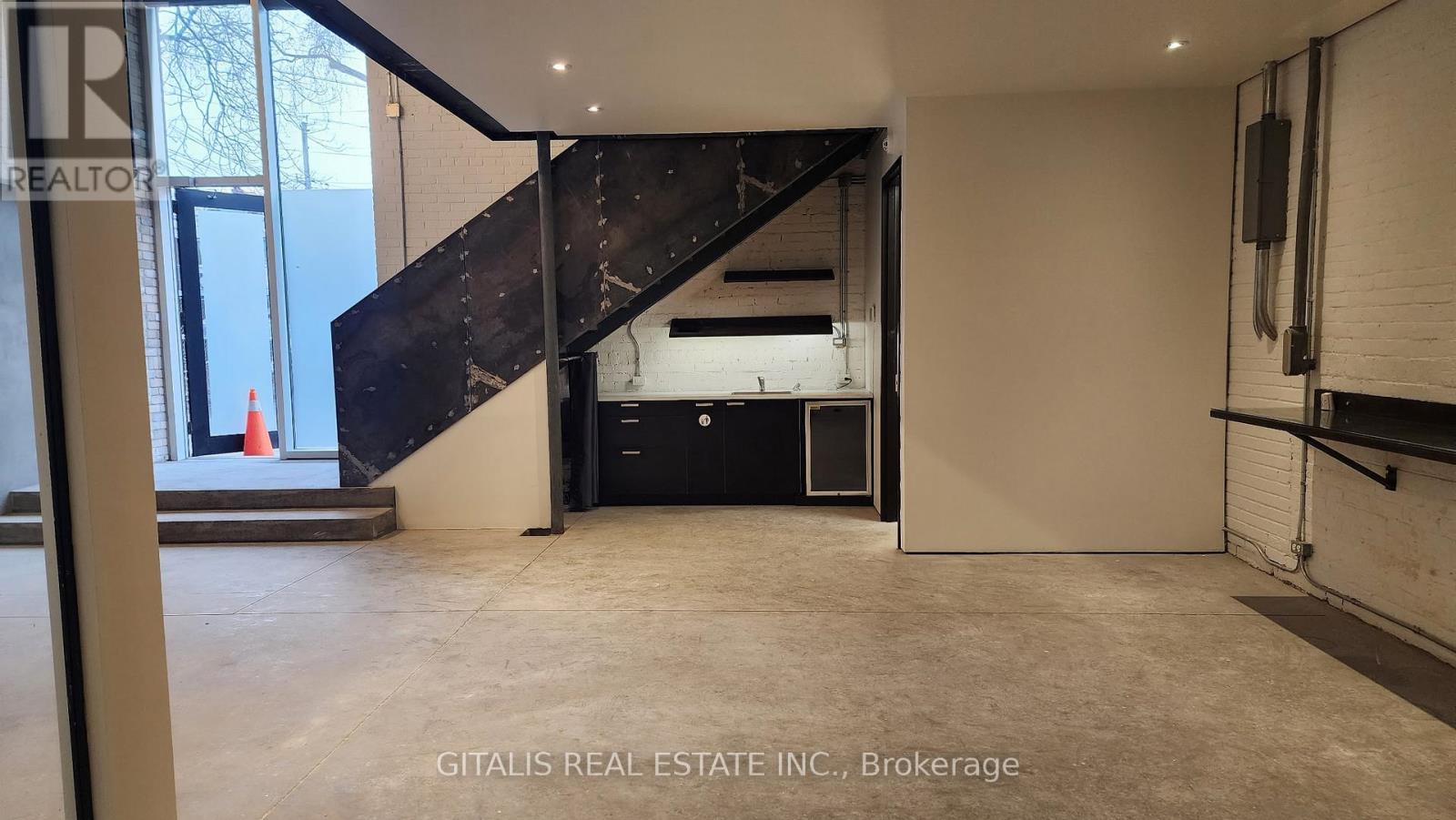 102b - 181 Carlaw Avenue, Toronto, Ontario M4M 2S1 - Photo 2 - E12914846