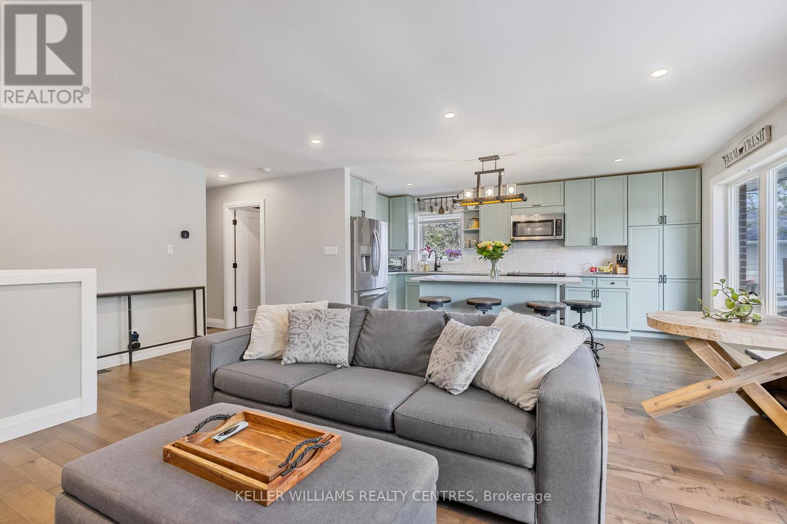 4 Selby Street, Innisfil, Ontario  L0L 1L0 - Photo 10 - N12894362