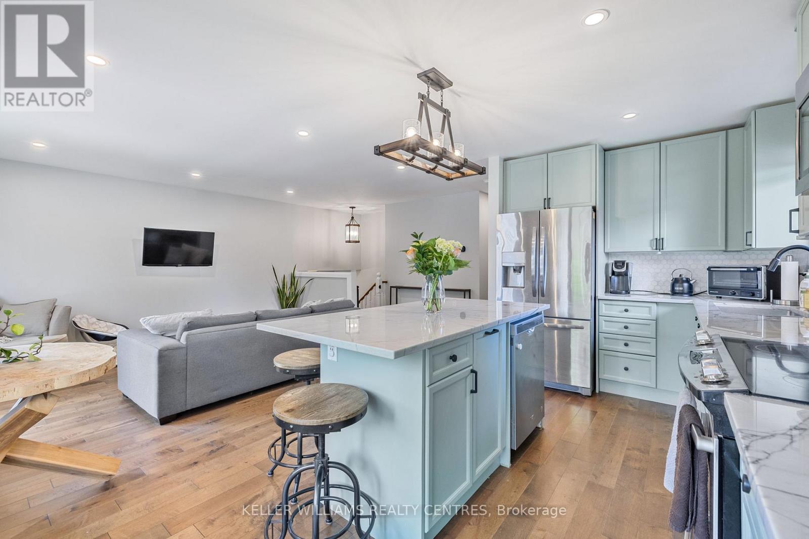 4 Selby Street, Innisfil, Ontario  L0L 1L0 - Photo 15 - N12894362