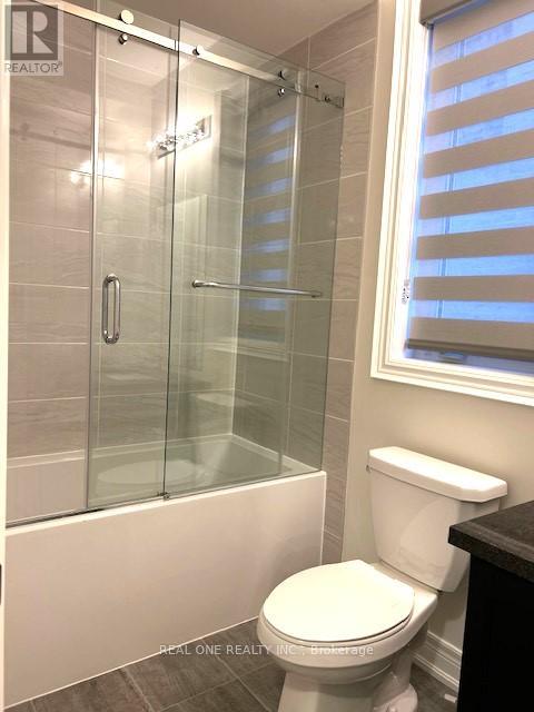 541 Vine Cliff Boulevard, Markham, Ontario  L6C 3T3 - Photo 10 - N12914676