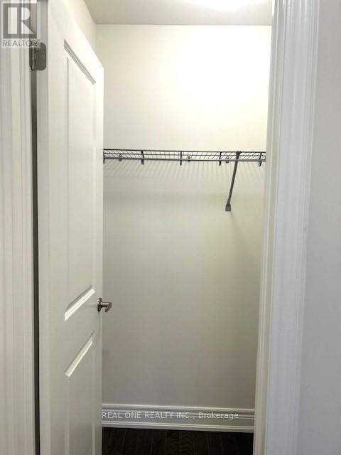 541 Vine Cliff Boulevard, Markham, Ontario  L6C 3T3 - Photo 8 - N12914676