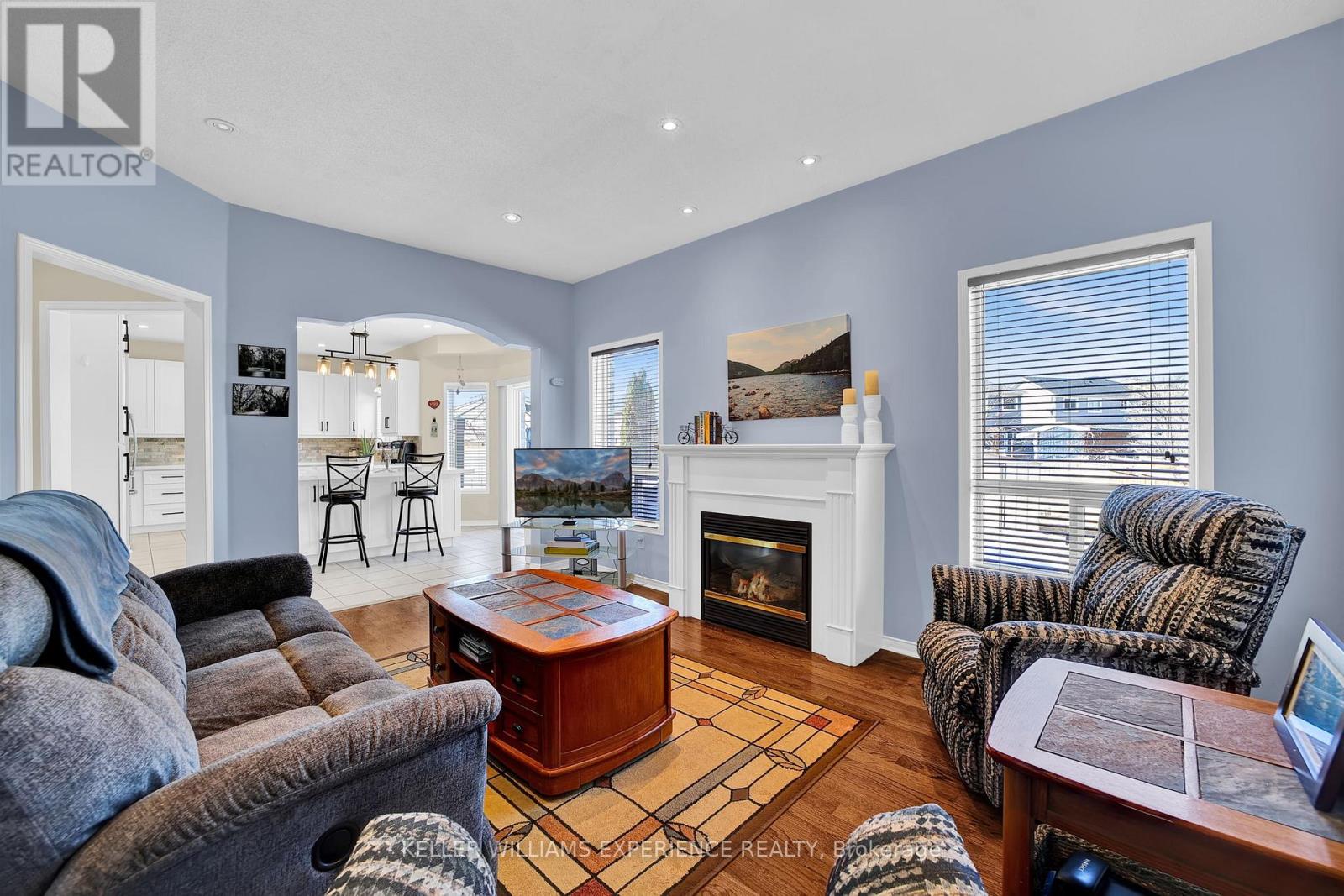 4 Gold Park Gate, Essa, Ontario  L3W 0C2 - Photo 5 - N12914802