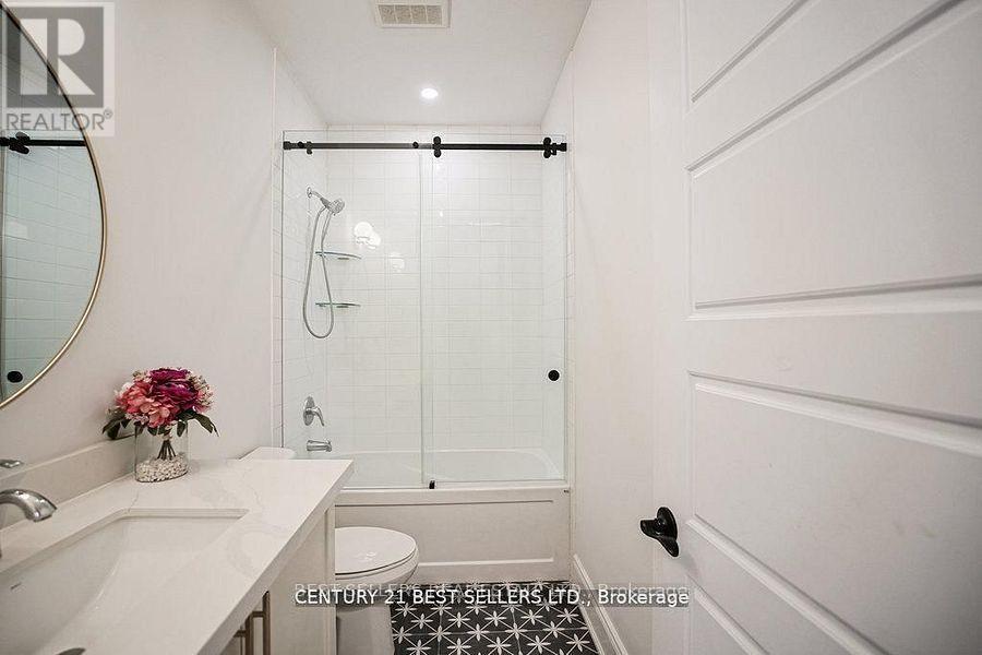 5 Wood Crescent, Essa (Angus), Ontario  L0M 1B5 - Photo 17 - N12914858