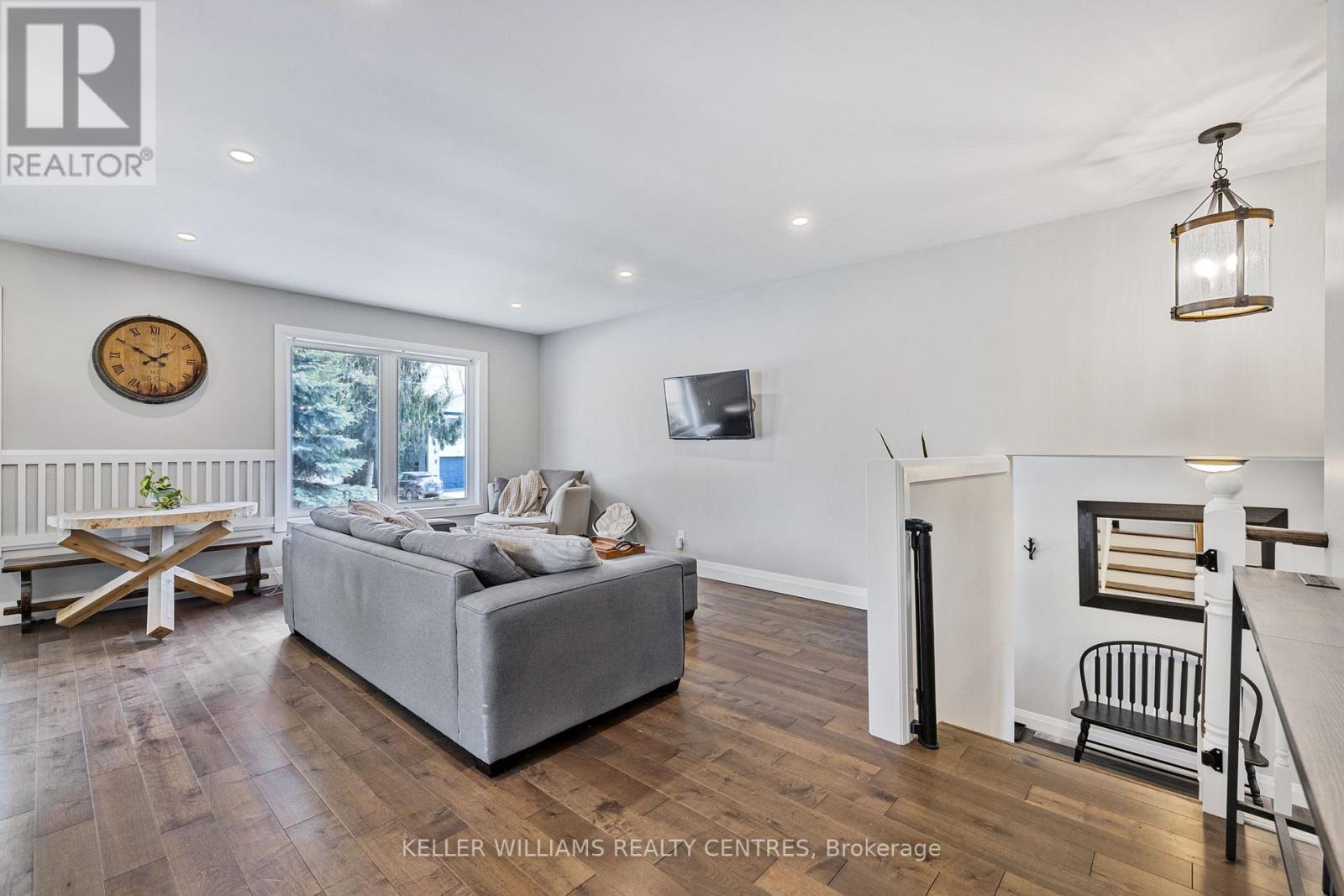 4 Selby Street, Innisfil, Ontario  L0L 1L0 - Photo 8 - N12894362