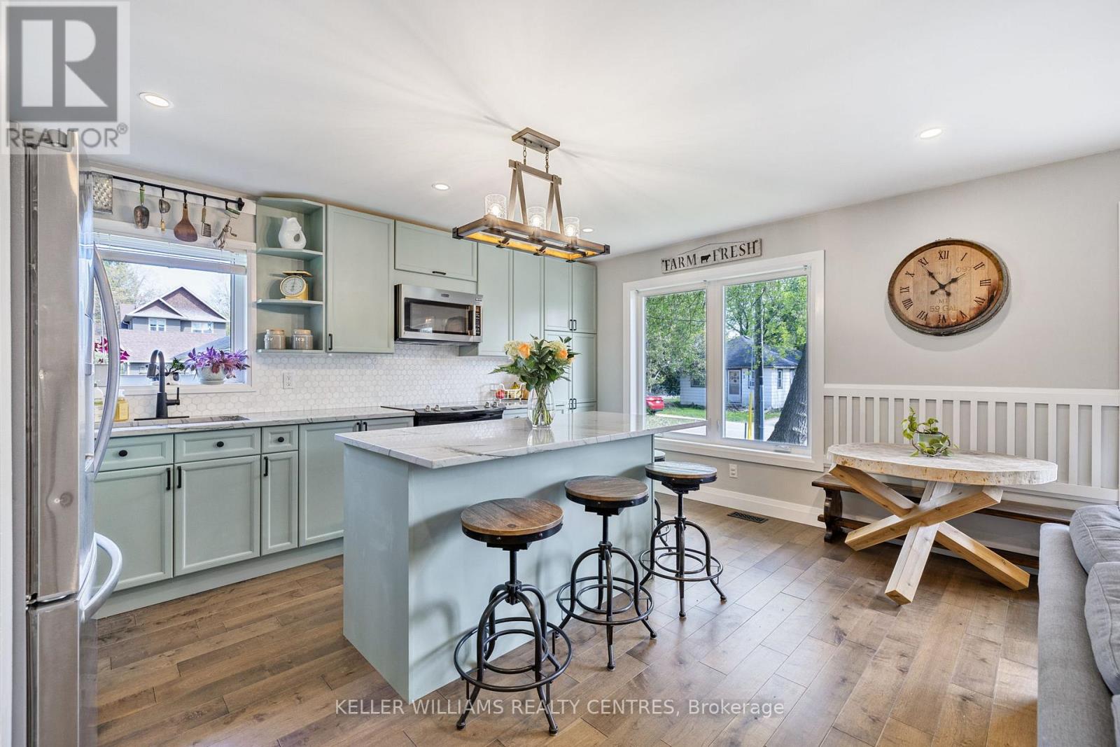 4 Selby Street, Innisfil, Ontario  L0L 1L0 - Photo 12 - N12894362