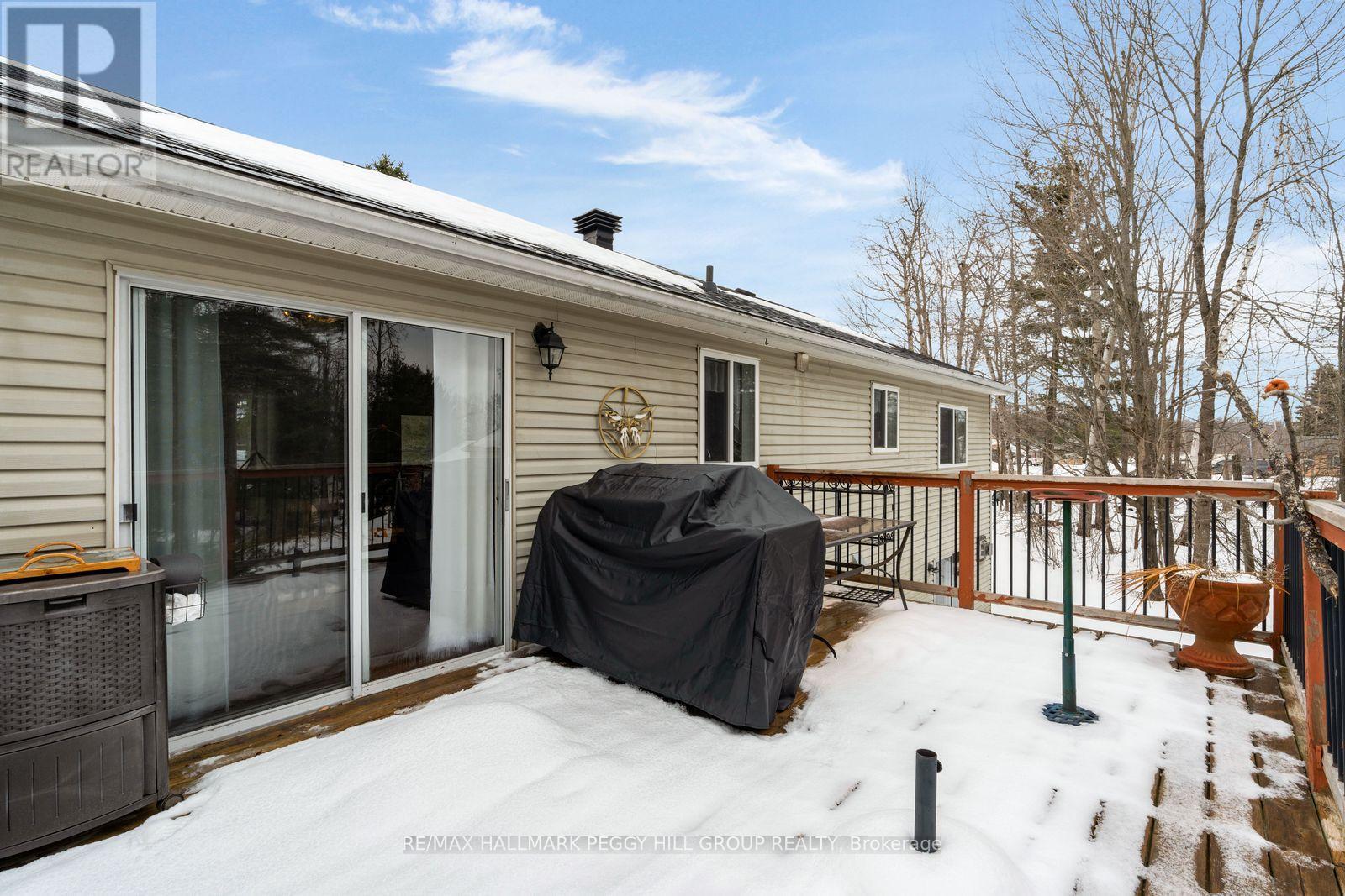 11 Hickory Lane, Oro-Medonte, Ontario  L0K 1E0 - Photo 16 - S12914706