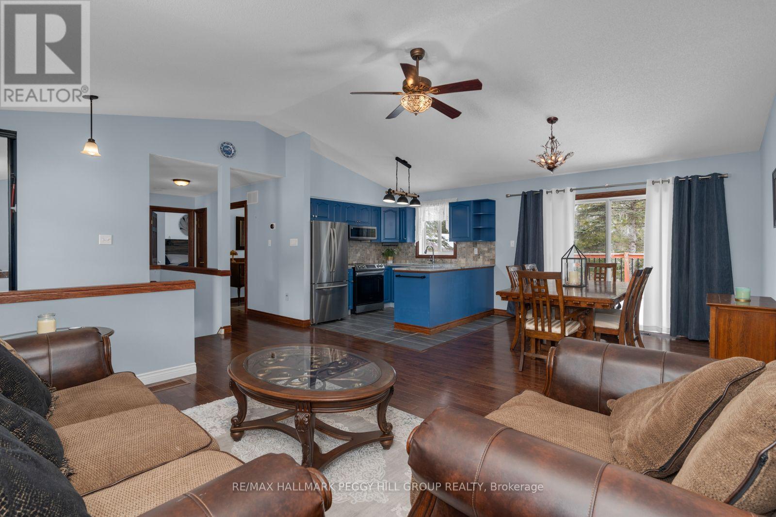 11 Hickory Lane, Oro-Medonte, Ontario  L0K 1E0 - Photo 2 - S12914706