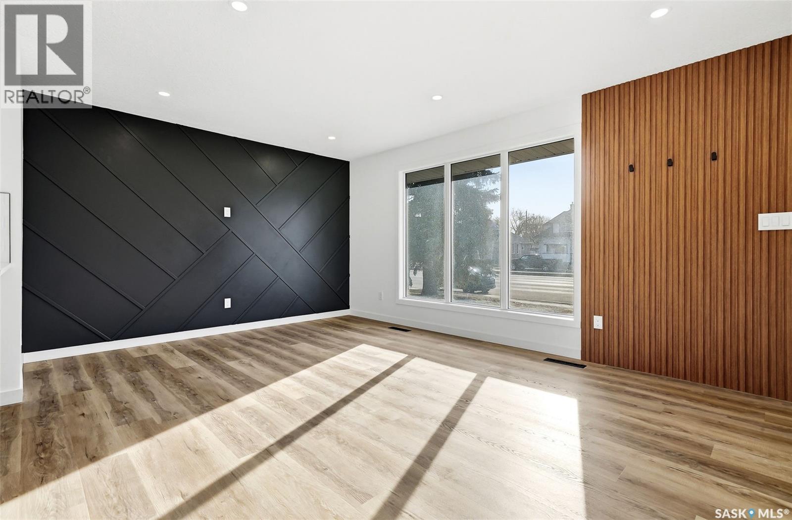 259 Broad Street N, Regina, Saskatchewan  S4P 0J3 - Photo 3 - SK031168