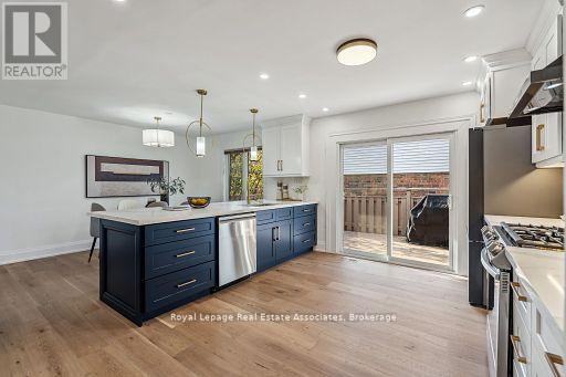 20 Suburban Drive, Mississauga, Ontario  L5N 1G5 - Photo 13 - W12914592