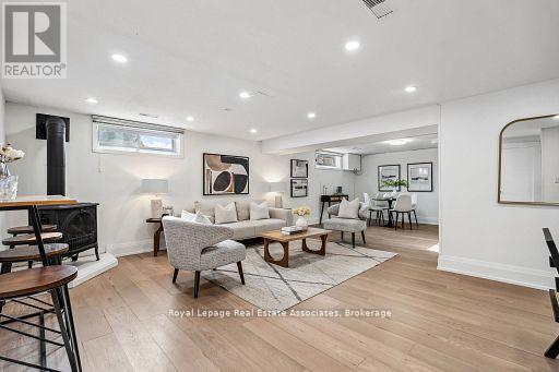 20 Suburban Drive, Mississauga, Ontario  L5N 1G5 - Photo 29 - W12914592