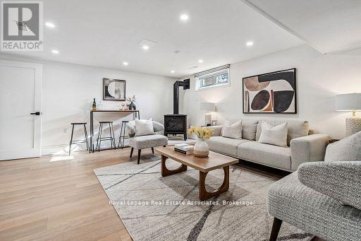 20 Suburban Drive, Mississauga, Ontario  L5N 1G5 - Photo 31 - W12914592