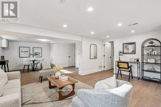 20 Suburban Drive, Mississauga, Ontario  L5N 1G5 - Photo 35 - W12914592