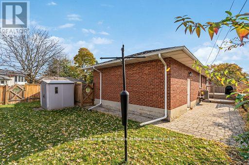 20 Suburban Drive, Mississauga, Ontario  L5N 1G5 - Photo 44 - W12914592