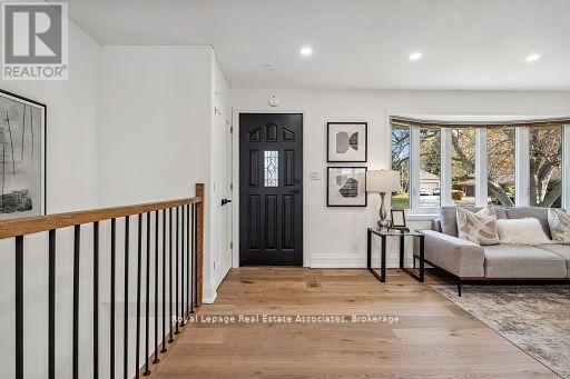 20 Suburban Drive, Mississauga, Ontario  L5N 1G5 - Photo 6 - W12914592