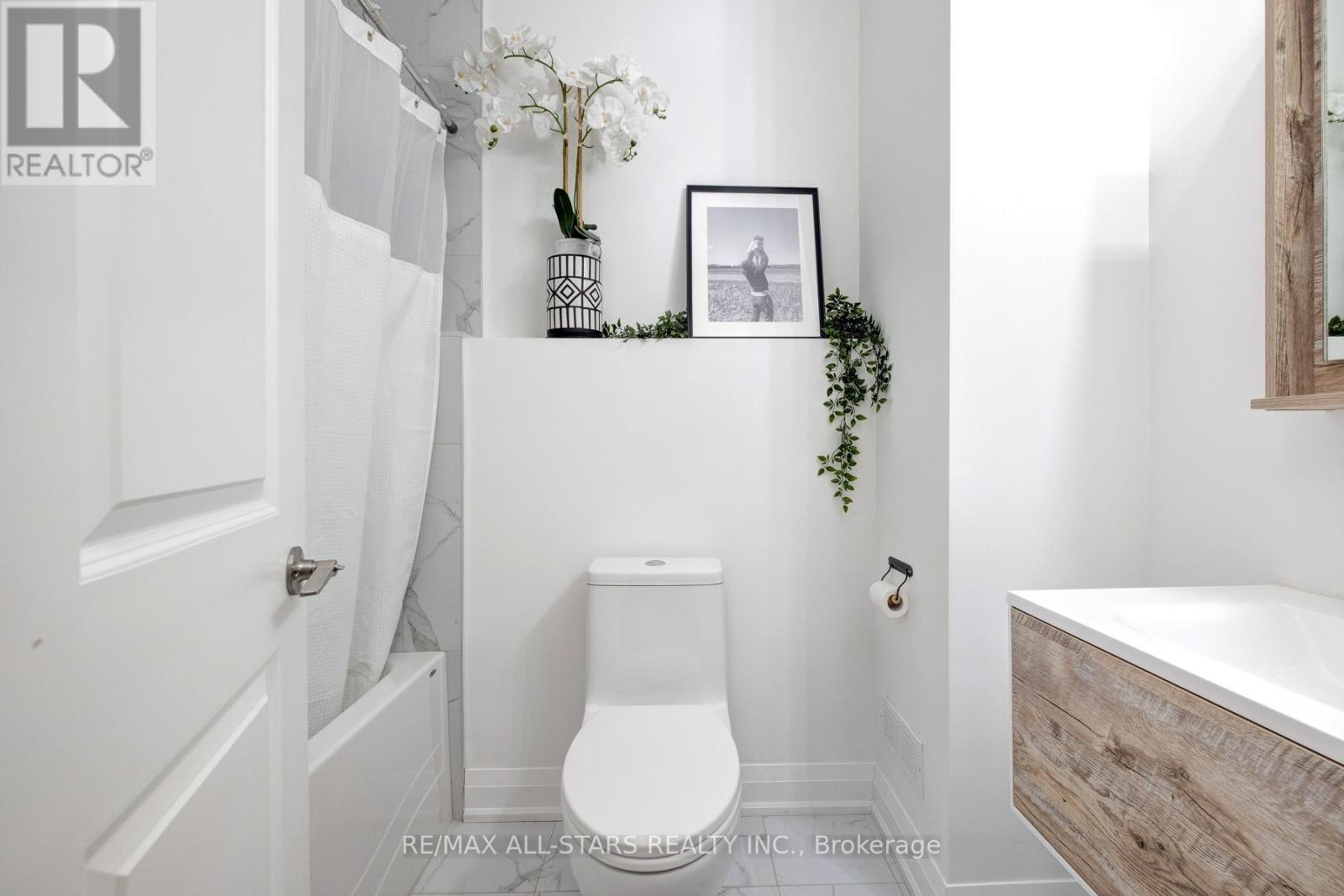 51 Elder Avenue, Toronto, Ontario  M8W 1S3 - Photo 33 - W12914604