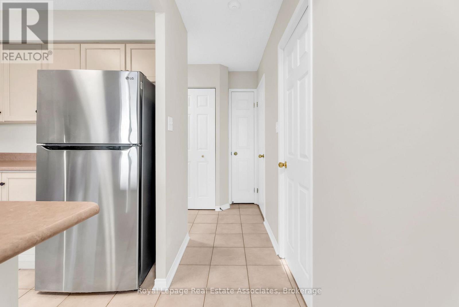 506 - 32 Tannery Street, Mississauga, Ontario L5M 6T6 - Photo 4 - W12914614