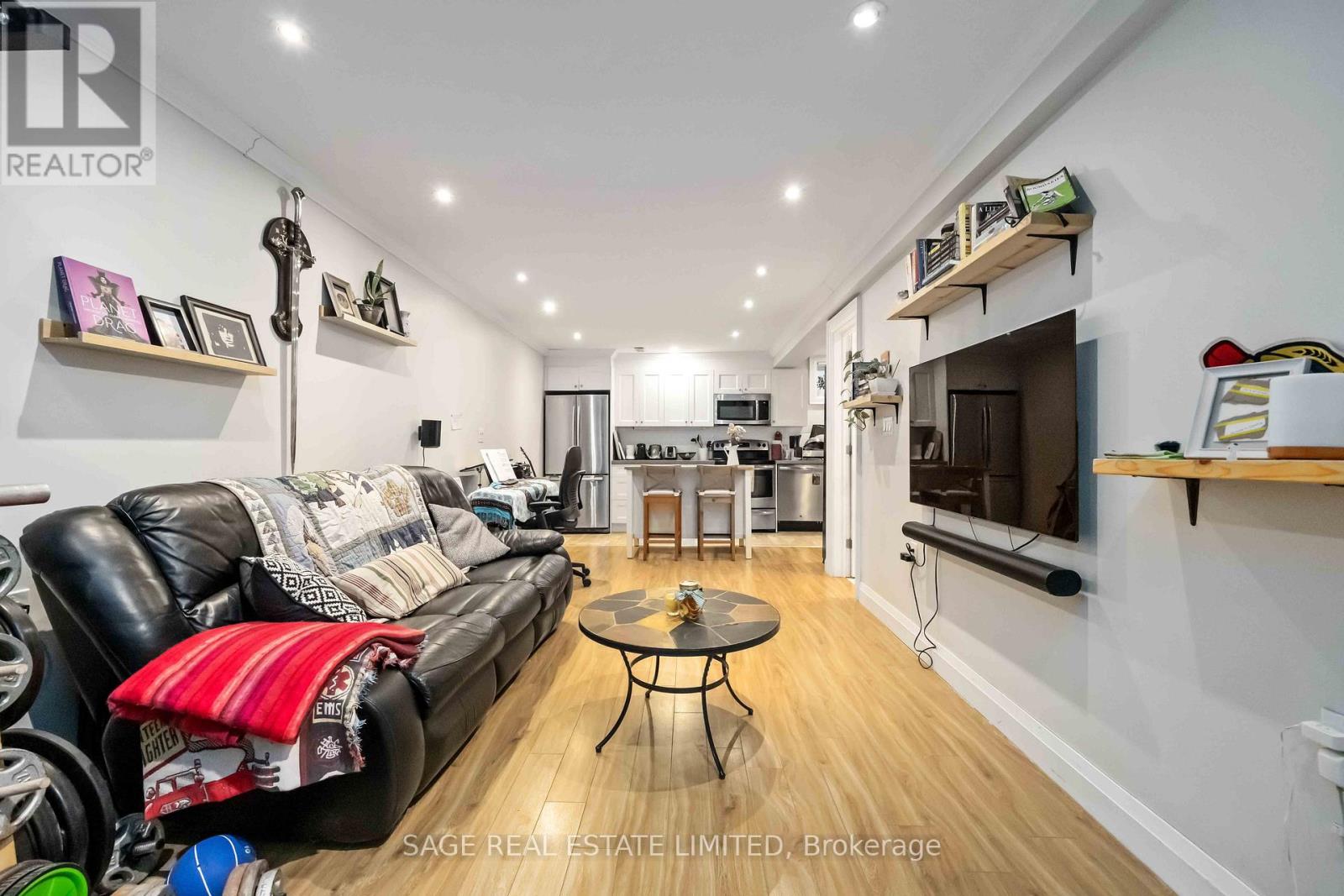 Lower - 182 Indian Grove, Toronto, Ontario  M6P 2H2 - Photo 12 - W12914628