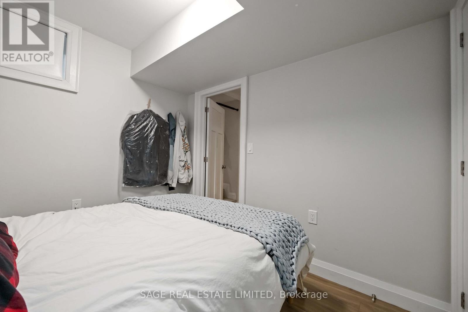 Lower - 182 Indian Grove, Toronto, Ontario  M6P 2H2 - Photo 25 - W12914628