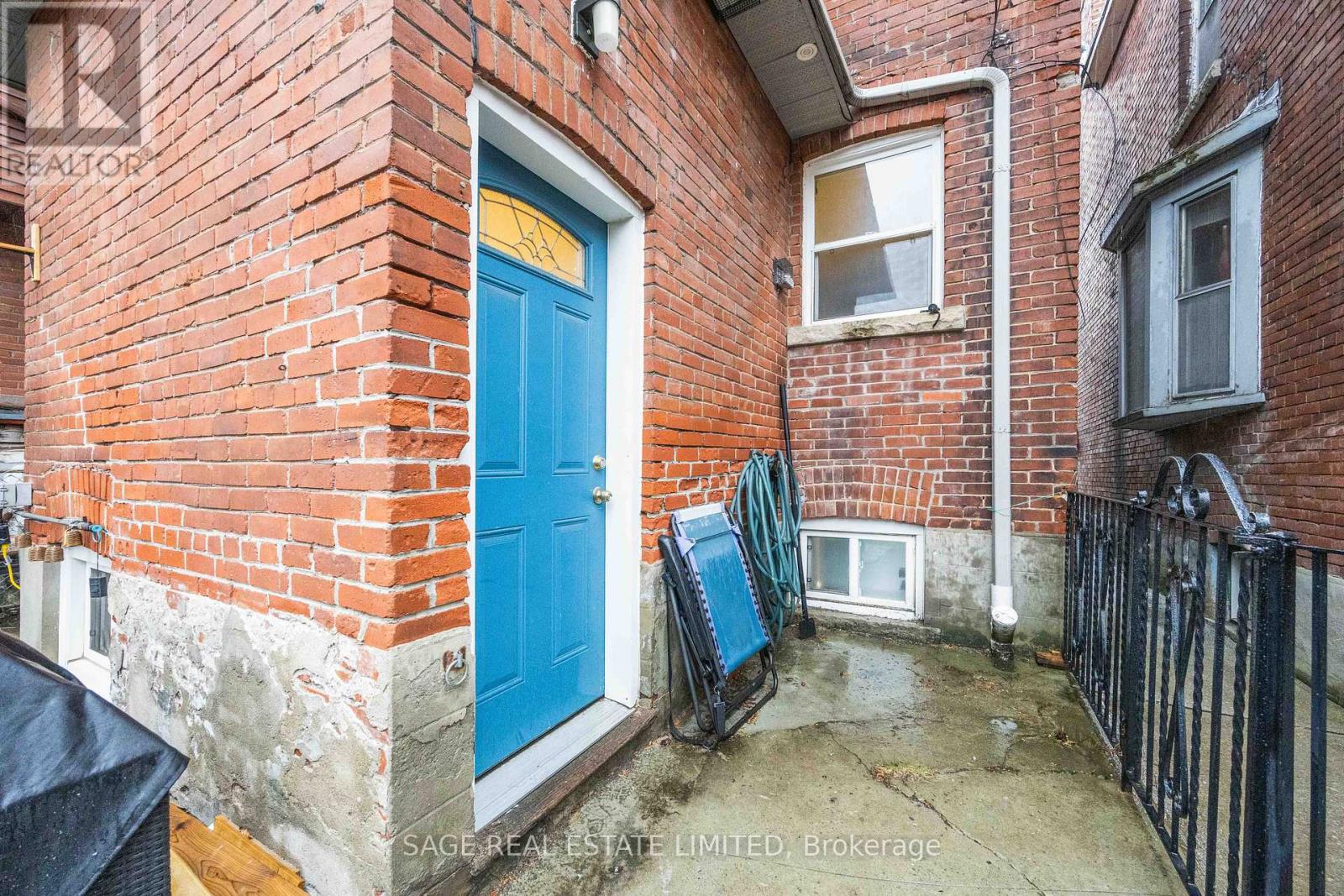 Lower - 182 Indian Grove, Toronto, Ontario  M6P 2H2 - Photo 28 - W12914628