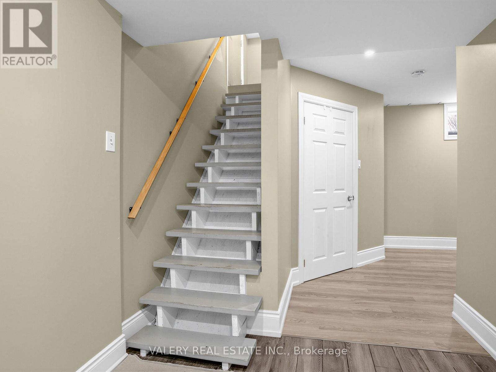 Lower - 133 Meadowvale Drive, Toronto, Ontario  M8Z 3K2 - Photo 18 - W12914634