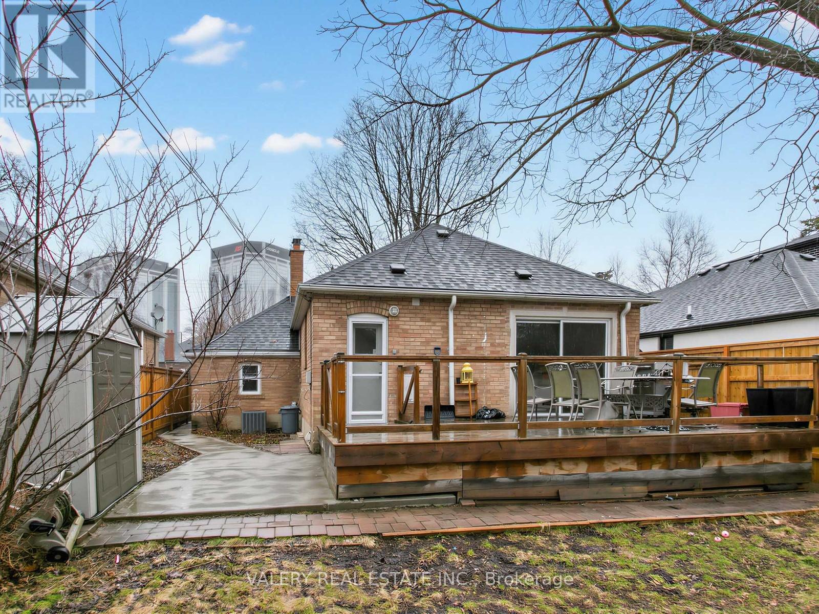 Lower - 133 Meadowvale Drive, Toronto, Ontario  M8Z 3K2 - Photo 19 - W12914634