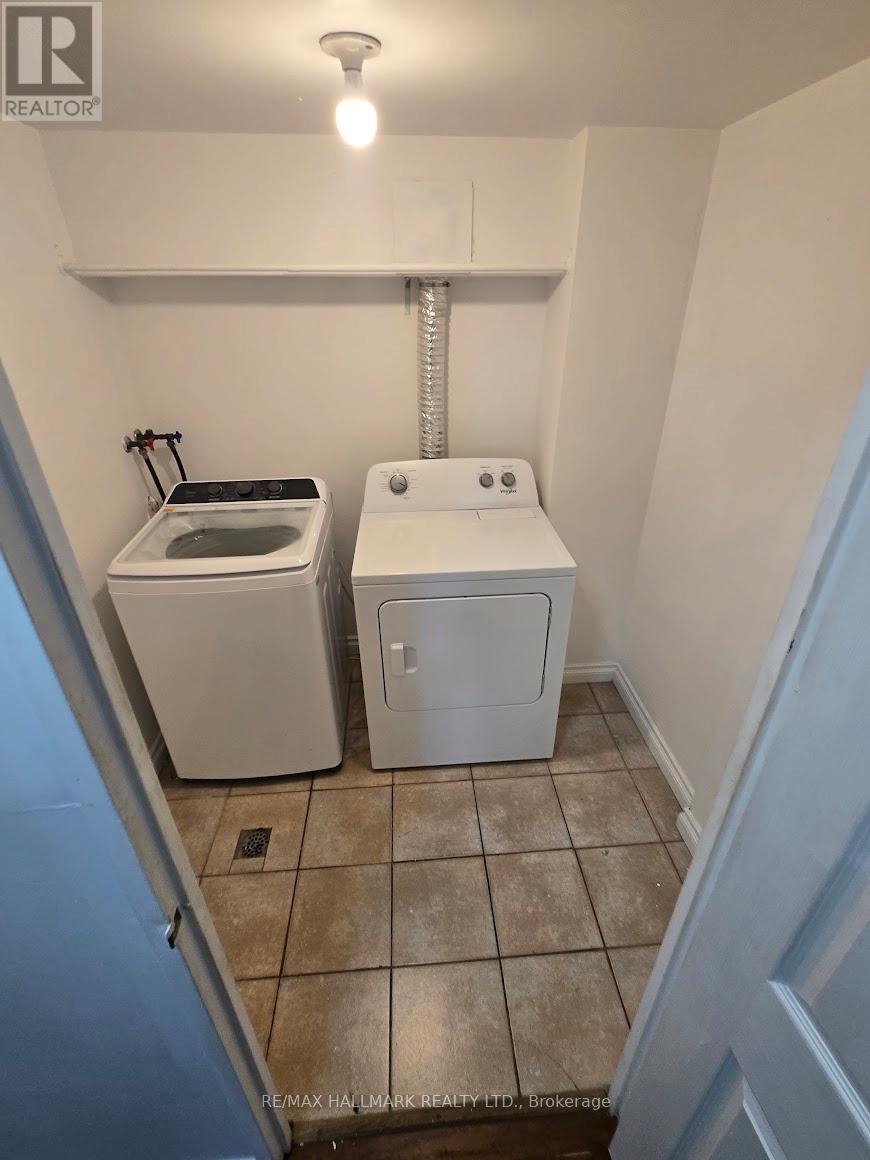 3 Lisa Street, Brampton, Ontario  L6T 4A2 - Photo 13 - W12914636