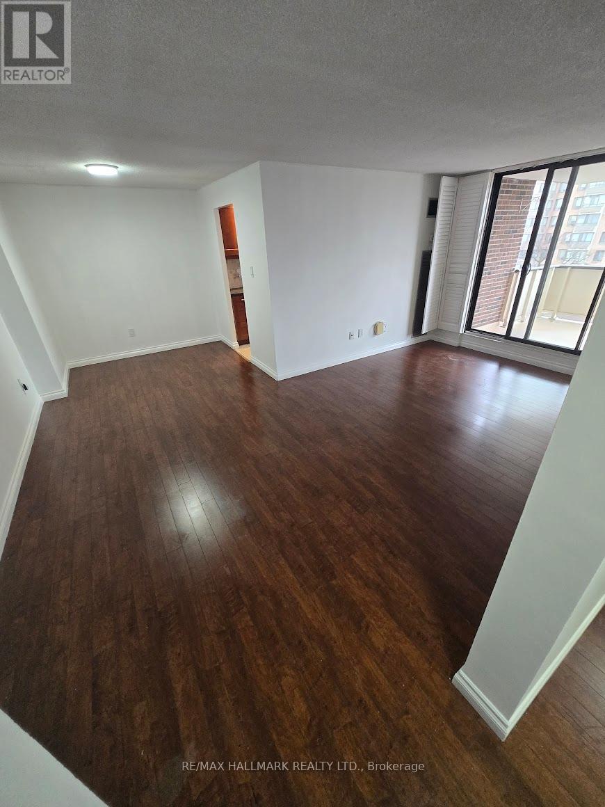 3 Lisa Street, Brampton, Ontario  L6T 4A2 - Photo 3 - W12914636