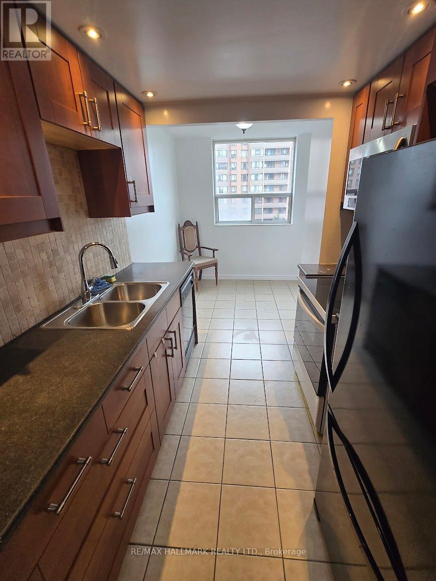 3 Lisa Street, Brampton, Ontario  L6T 4A2 - Photo 7 - W12914636