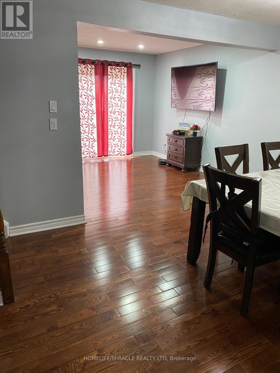 #44 - 1020 Central Park Drive, Brampton, Ontario  L6S 3J5 - Photo 4 - W12914638