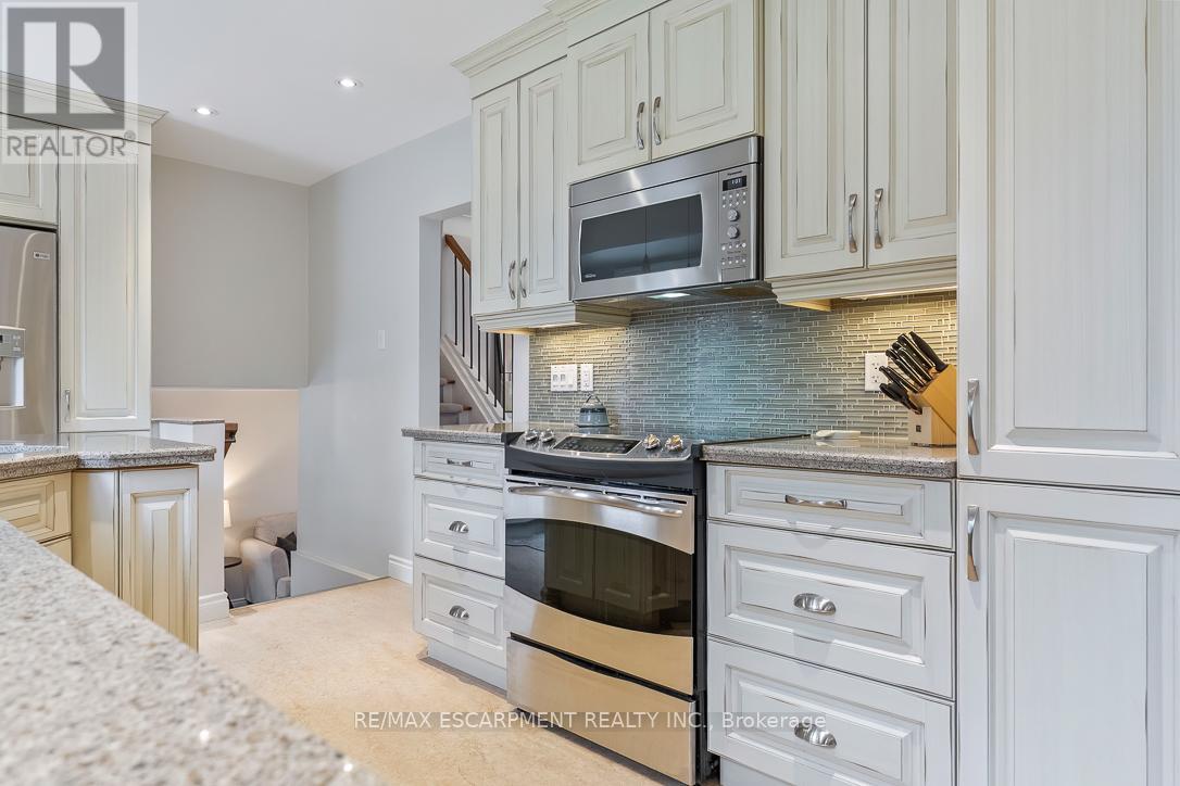 4507 Cosburn Crescent, Burlington, Ontario  L7L 1S6 - Photo 10 - W12914640