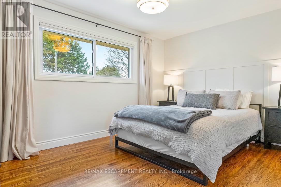 4507 Cosburn Crescent, Burlington, Ontario  L7L 1S6 - Photo 13 - W12914640