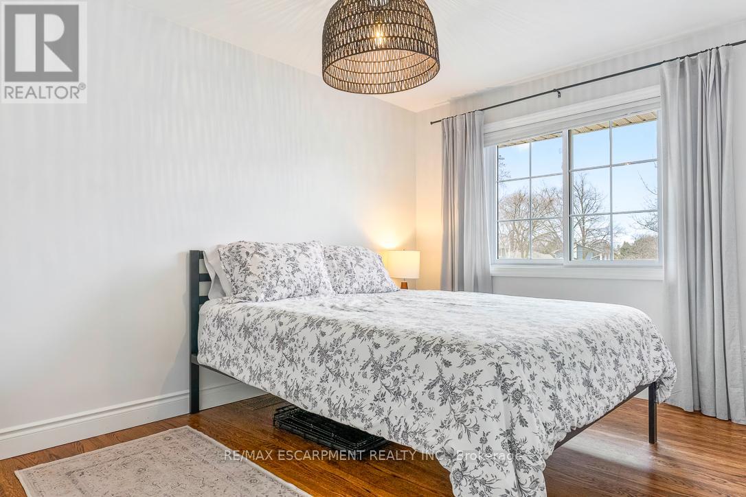 4507 Cosburn Crescent, Burlington, Ontario  L7L 1S6 - Photo 15 - W12914640