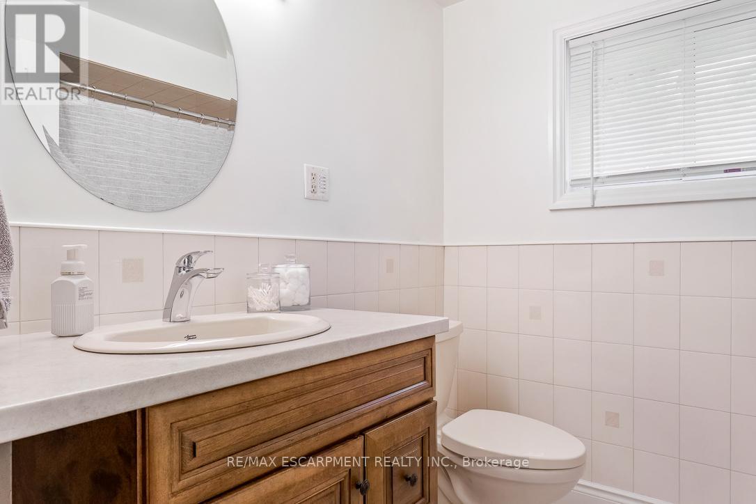 4507 Cosburn Crescent, Burlington, Ontario  L7L 1S6 - Photo 19 - W12914640