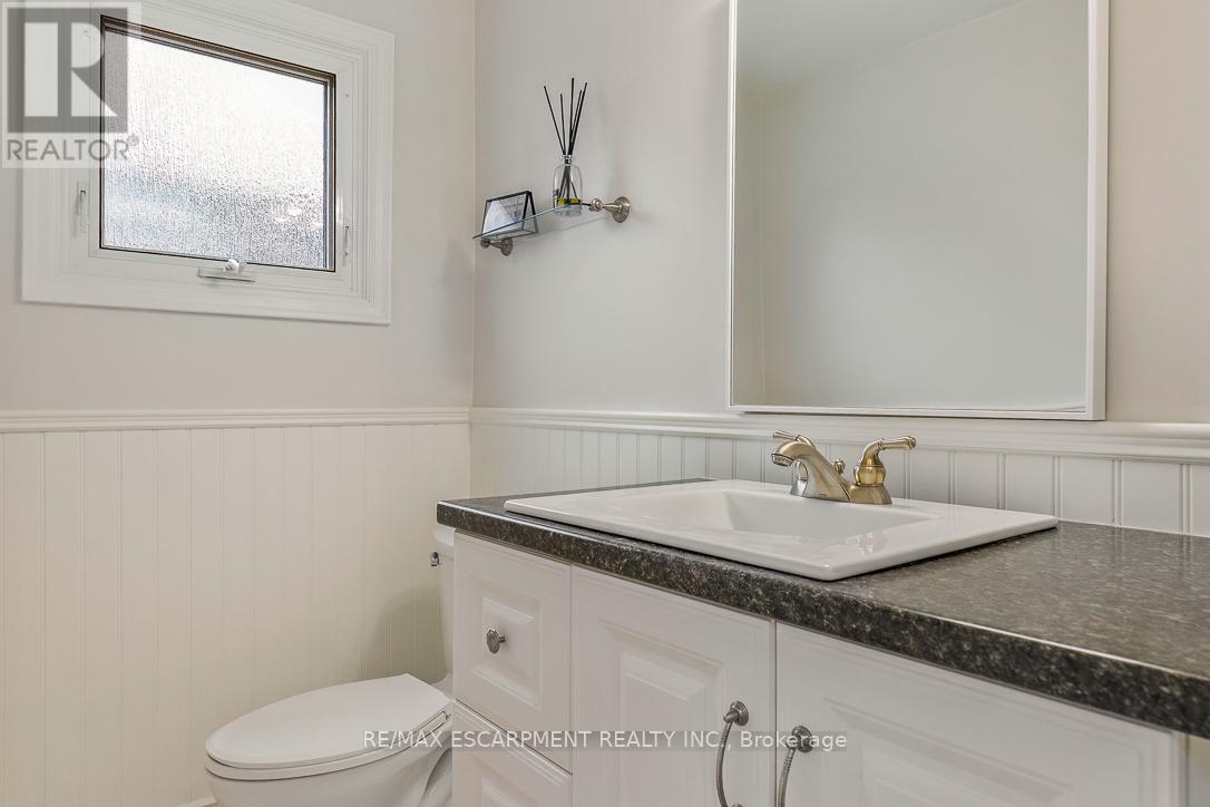 4507 Cosburn Crescent, Burlington, Ontario  L7L 1S6 - Photo 22 - W12914640