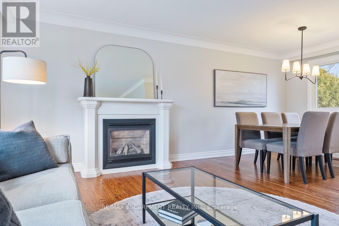 4507 Cosburn Crescent, Burlington, Ontario  L7L 1S6 - Photo 5 - W12914640