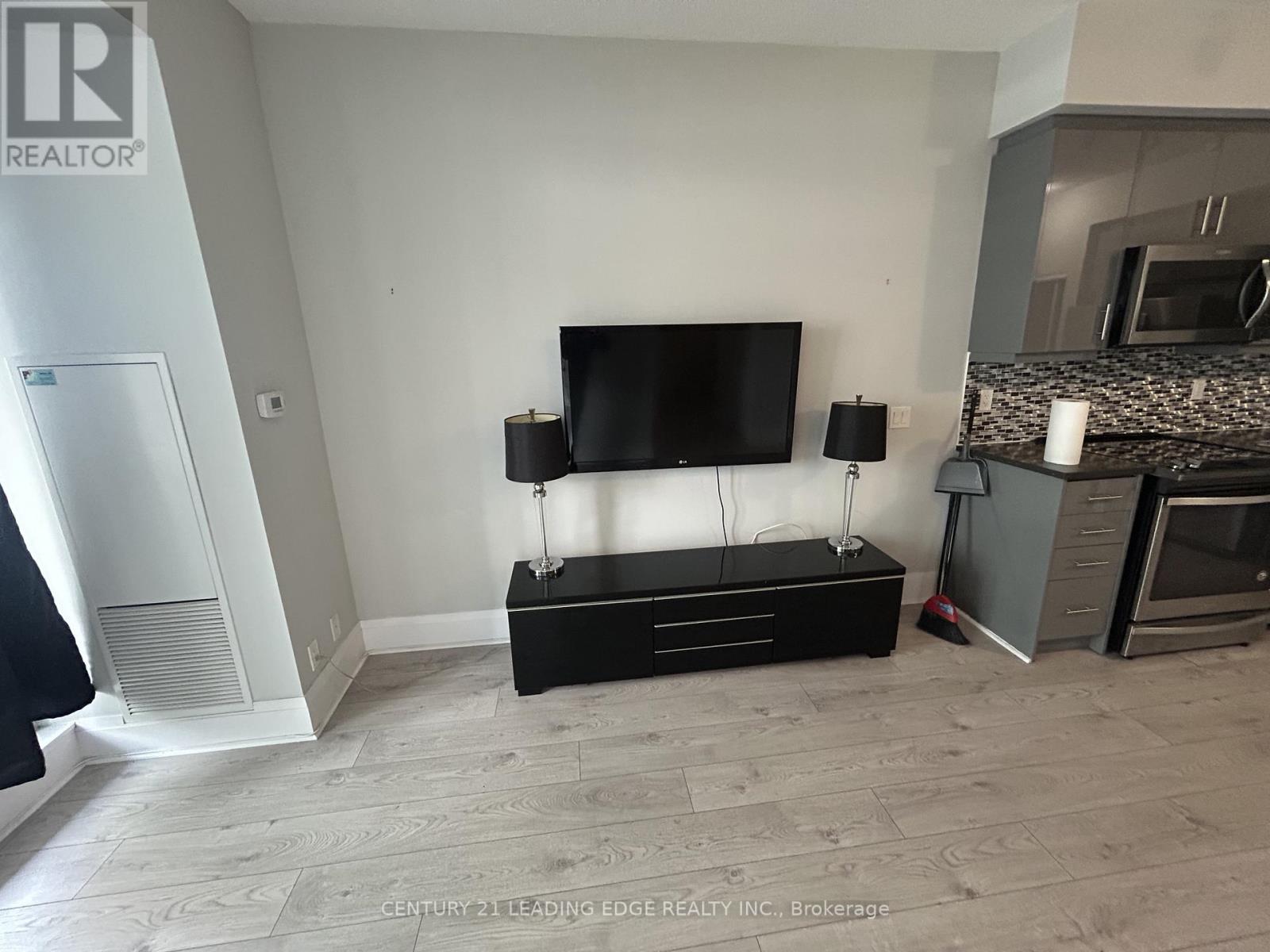 610 - 15 Zorra Street W, Toronto, Ontario  M8Z 0C1 - Photo 7 - W12914648