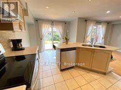 2245 Hummingbird Way, Oakville, Ontario  L6M 3Z7 - Photo 7 - W12914650