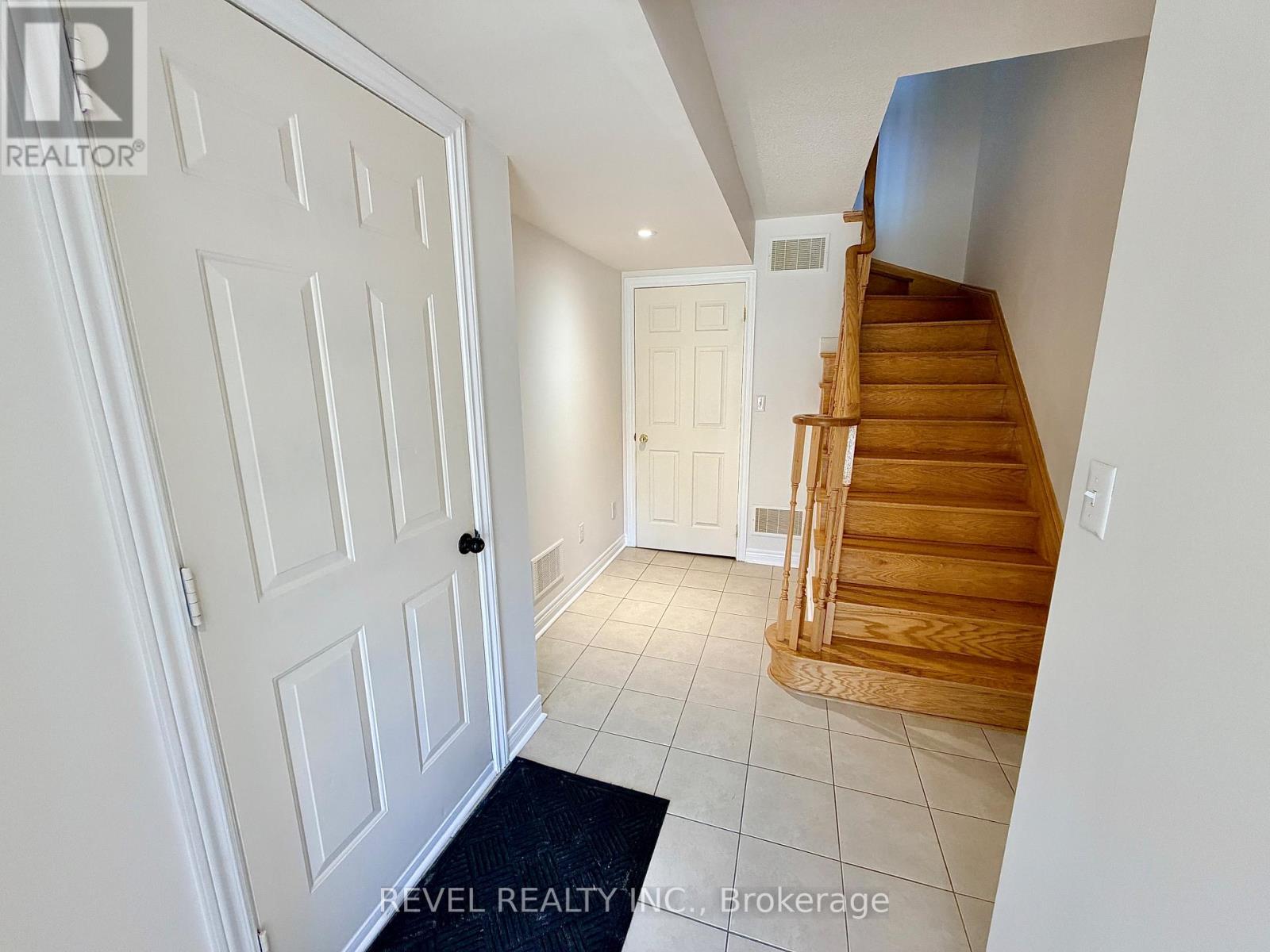 1158 Durno Court, Milton, Ontario  L9T 8P6 - Photo 3 - W12914654