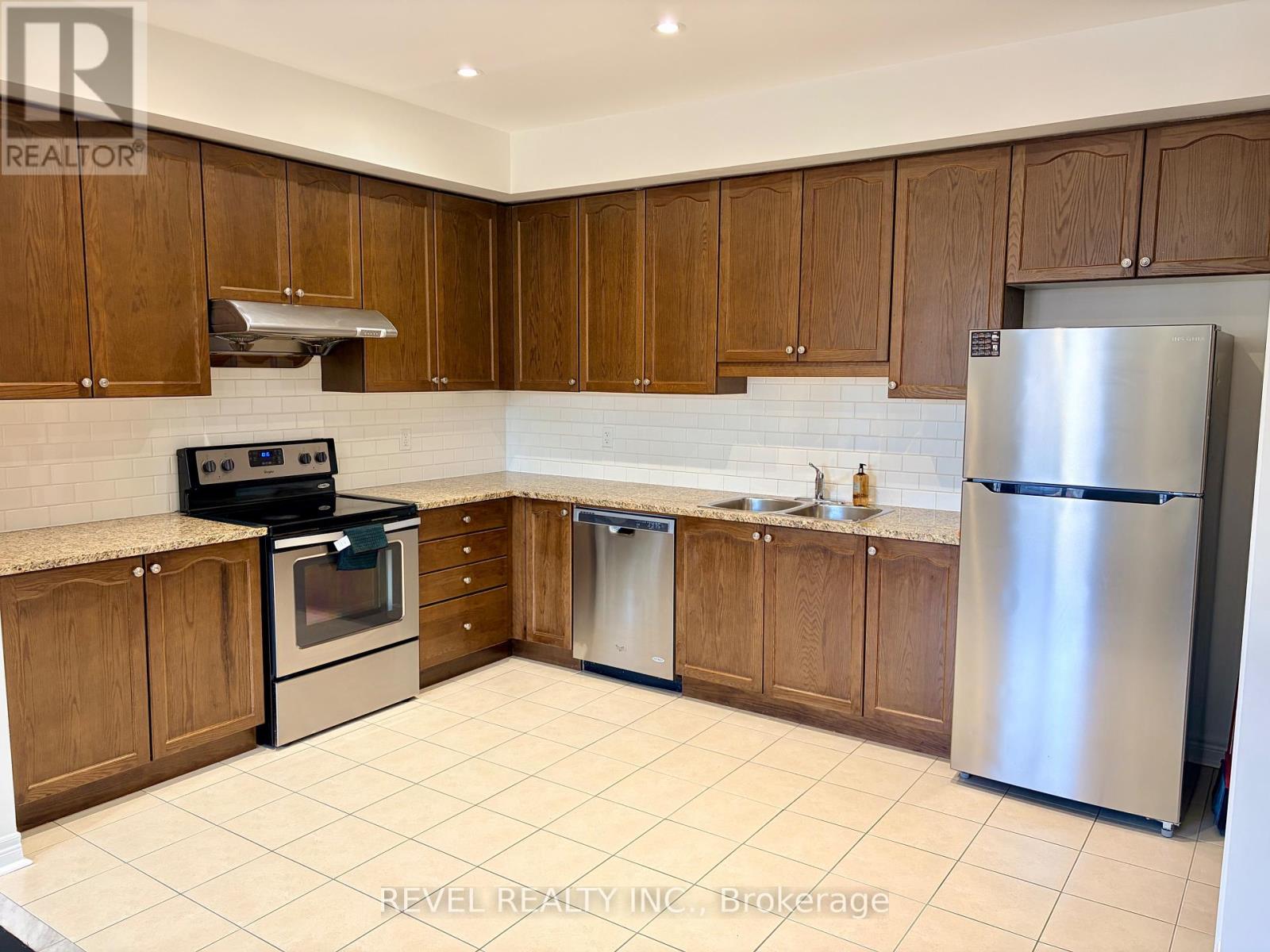 1158 Durno Court, Milton, Ontario  L9T 8P6 - Photo 5 - W12914654