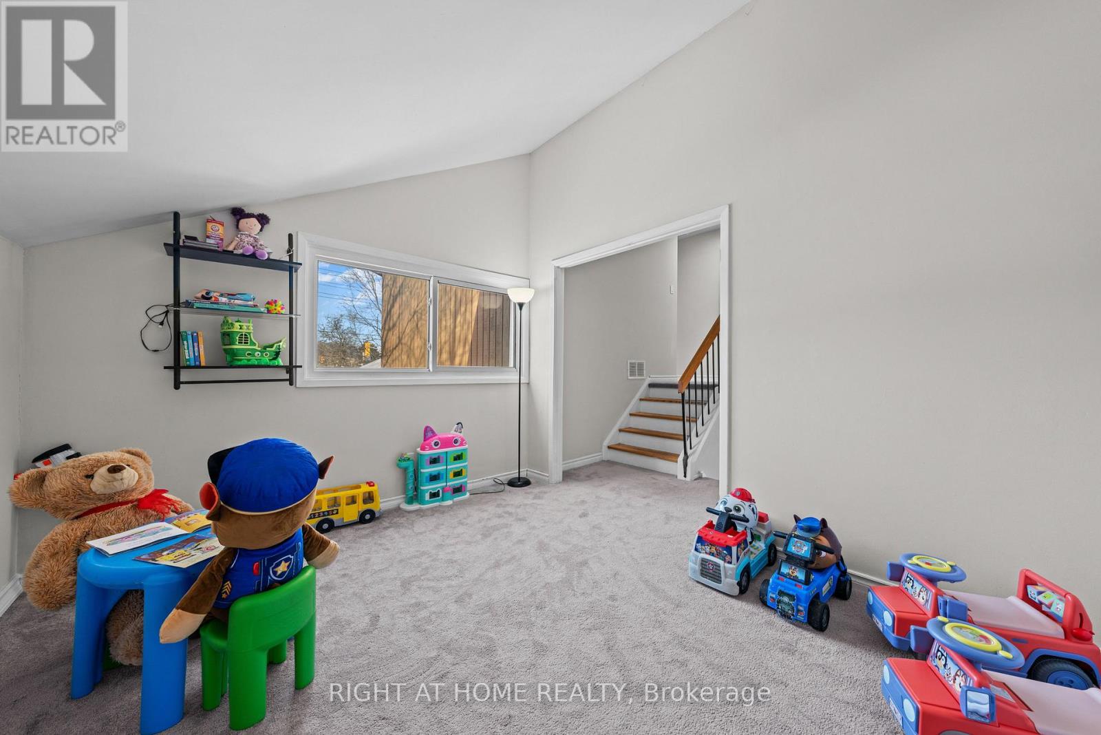 7027 Estoril Road, Mississauga, Ontario  L5N 1N3 - Photo 17 - W12914656