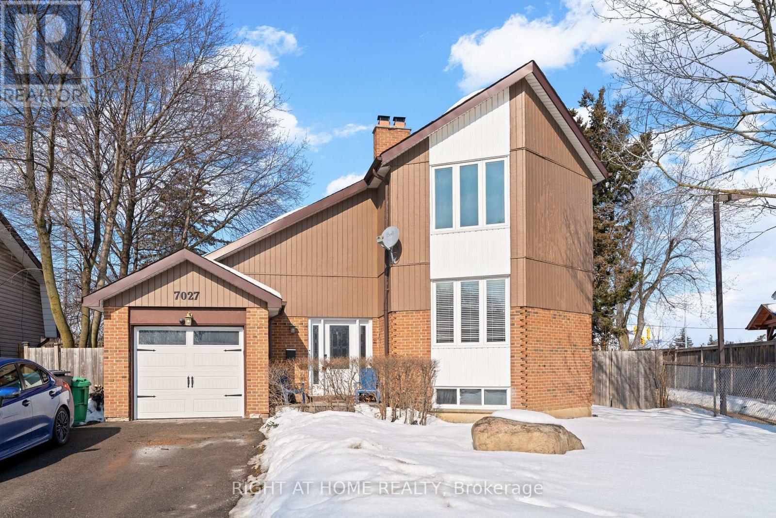 7027 Estoril Road, Mississauga, Ontario  L5N 1N3 - Photo 2 - W12914656