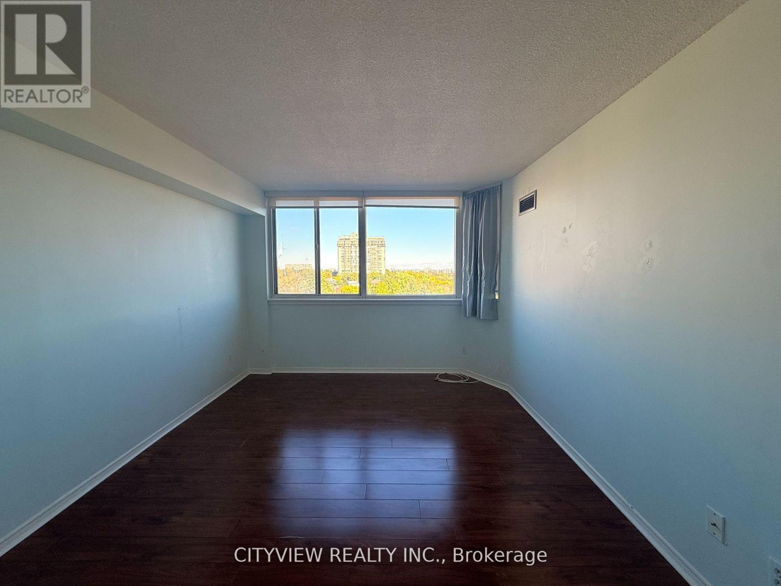 616 - 1001 Cedarglen Gate, Mississauga, Ontario  L5C 4R2 - Photo 10 - W12914678