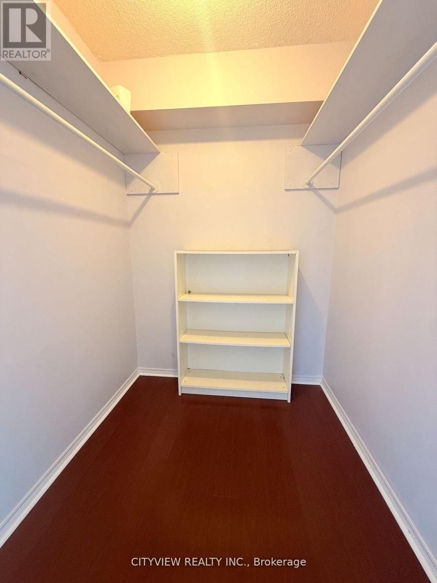 616 - 1001 Cedarglen Gate, Mississauga, Ontario  L5C 4R2 - Photo 11 - W12914678