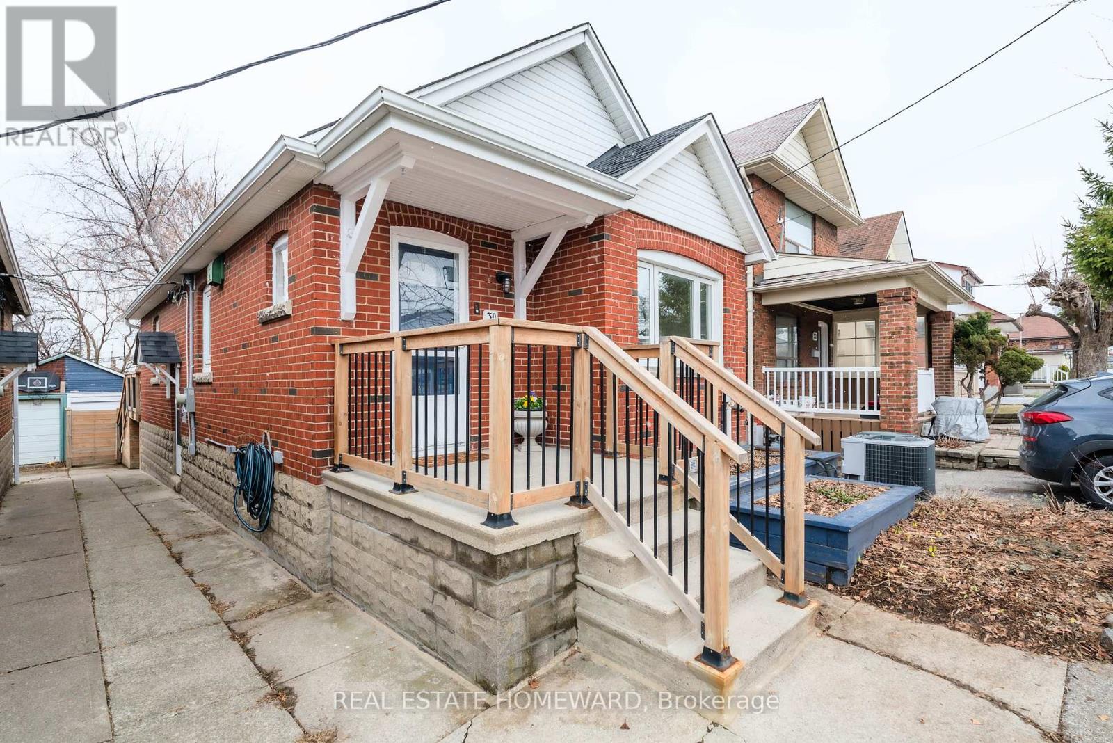 30 RONALD AVENUE, Toronto, Ontario