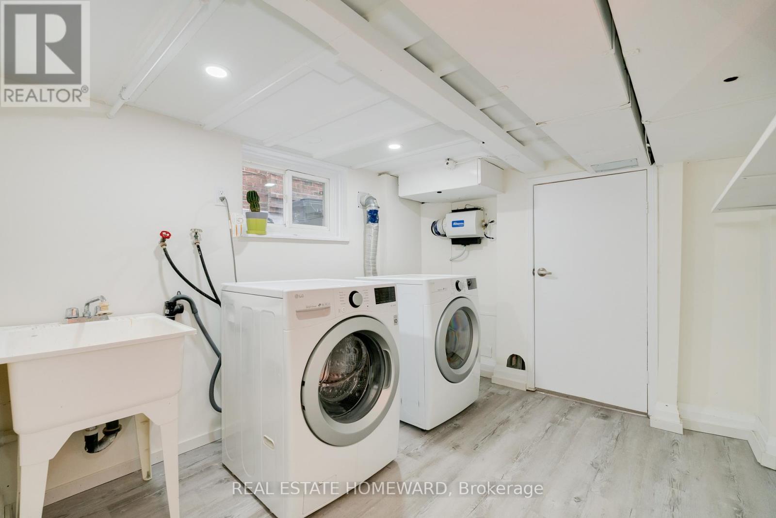 30 Ronald Avenue, Toronto, Ontario  M6E 4M6 - Photo 31 - W12914680