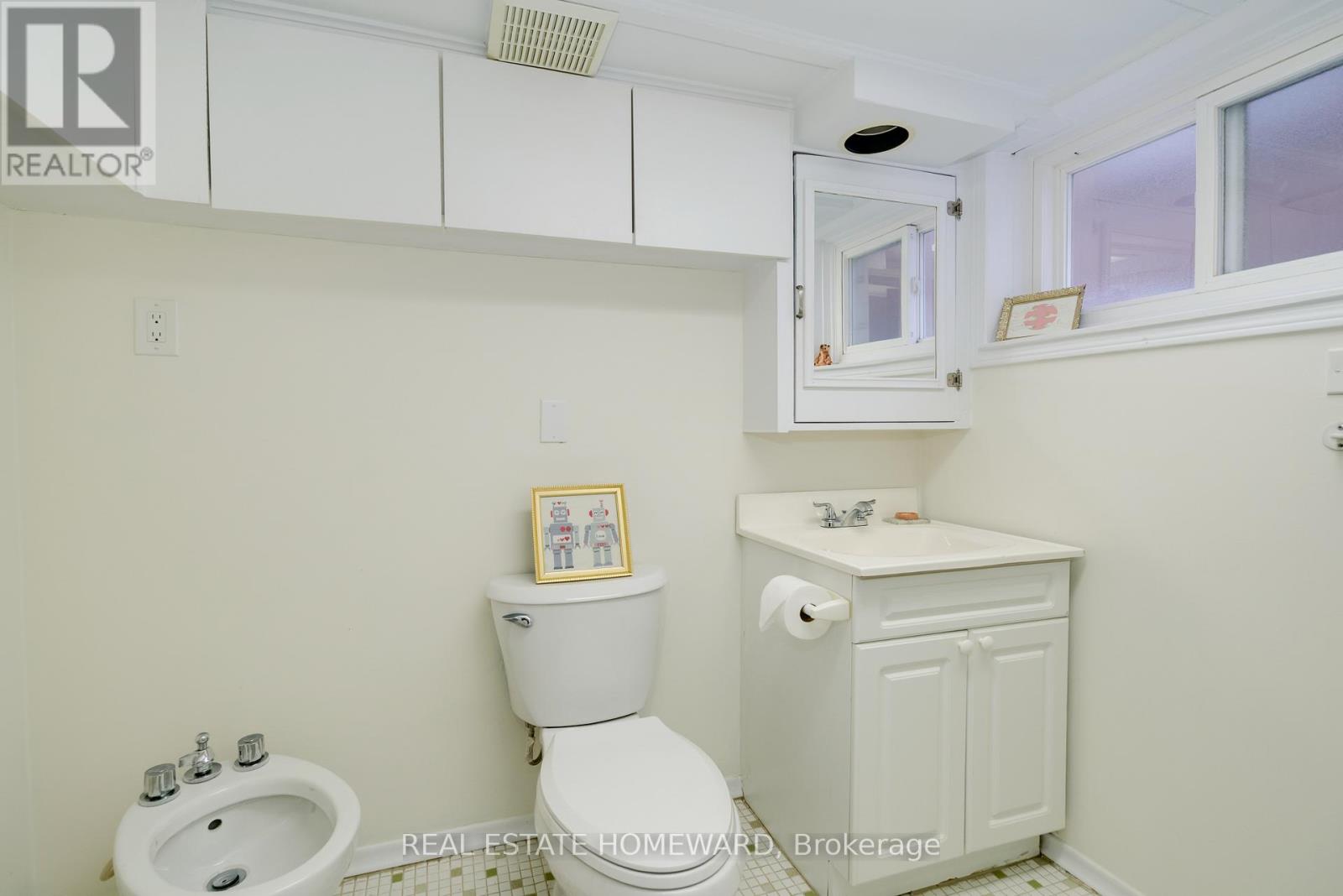 30 Ronald Avenue, Toronto, Ontario  M6E 4M6 - Photo 32 - W12914680