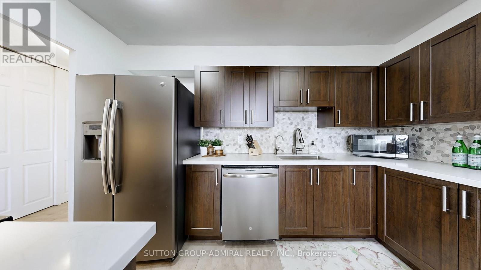 2402 - 85 Emmett Avenue, Toronto (Mount Dennis), Ontario  M6M 5A2 - Photo 6 - W12914758