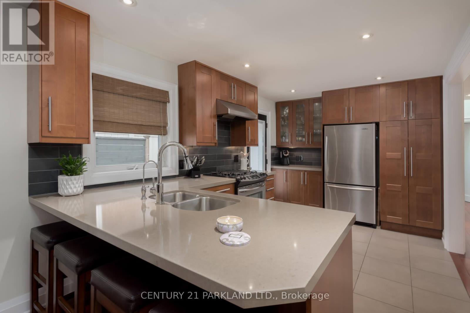 45 Deevale Road, Toronto, Ontario  M3M 1Z4 - Photo 11 - W12914776