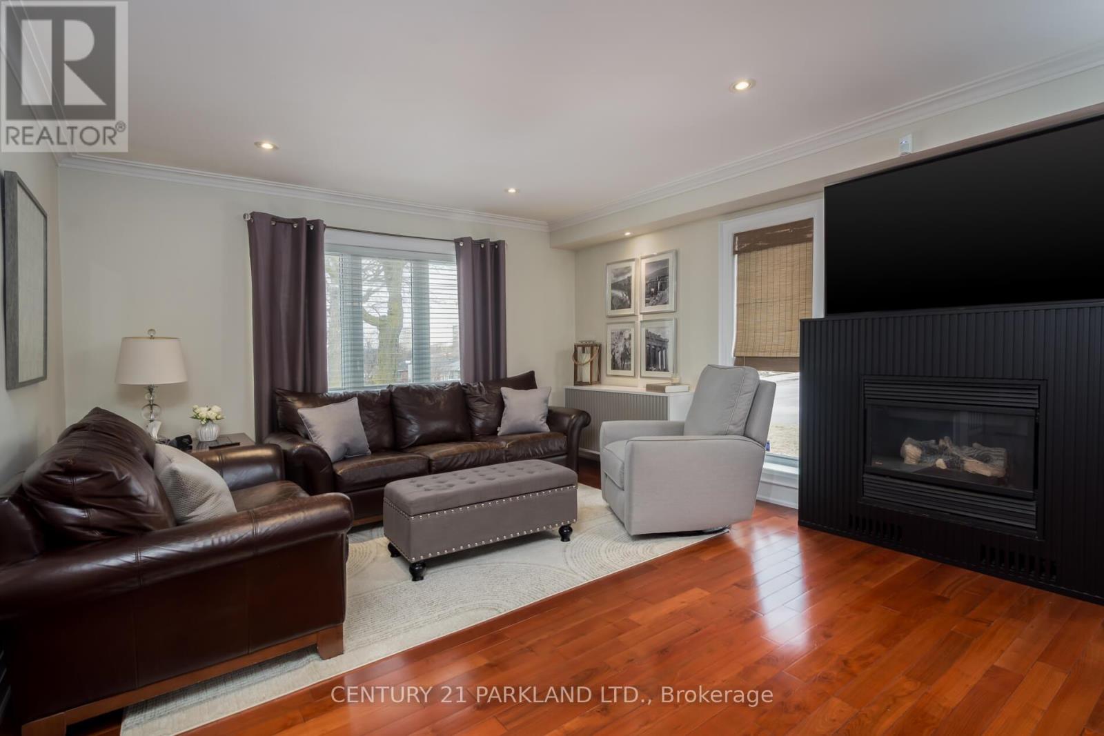 45 Deevale Road, Toronto, Ontario  M3M 1Z4 - Photo 6 - W12914776