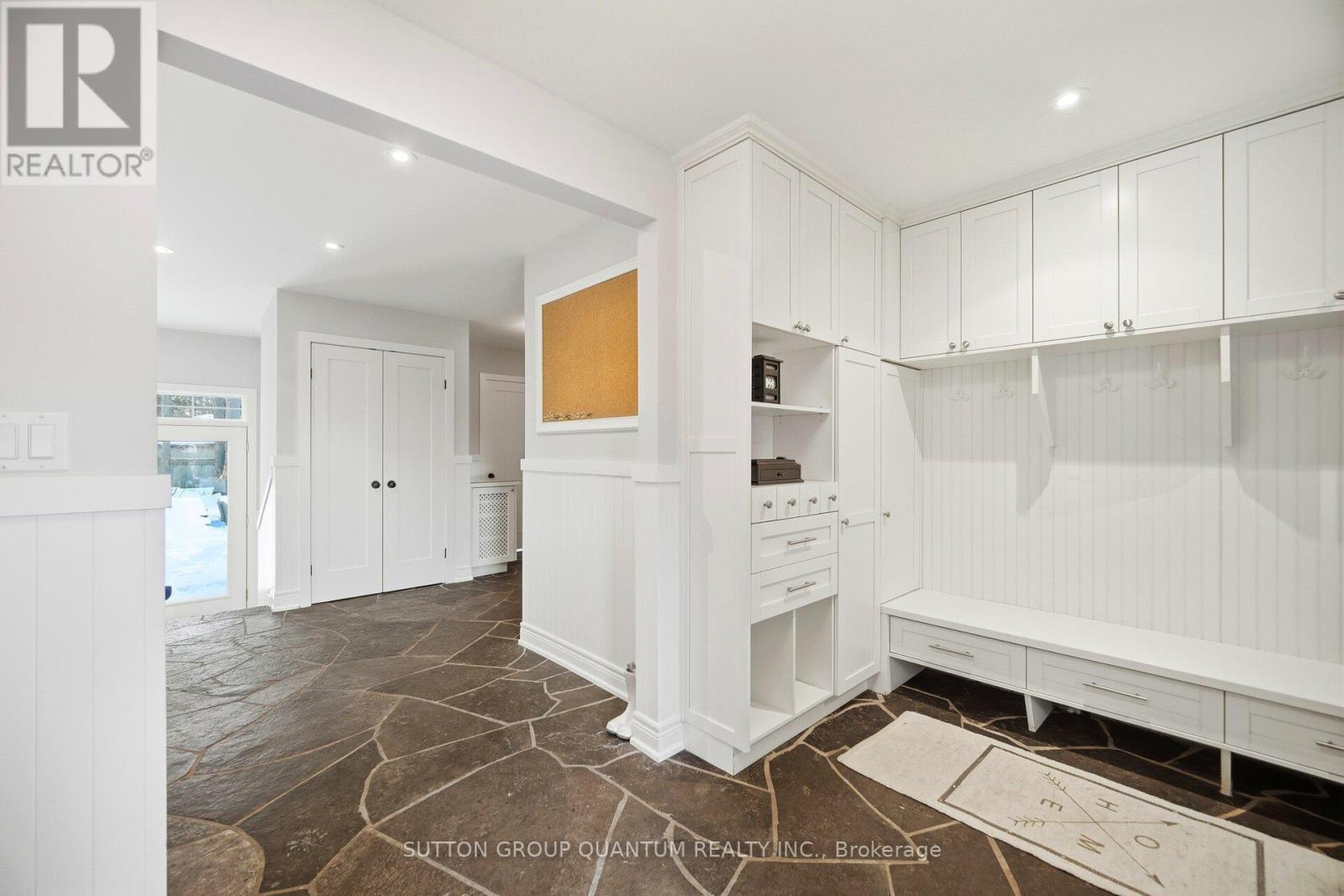 133 Mineola Road E, Mississauga, Ontario  L5G 2E7 - Photo 18 - W12914788